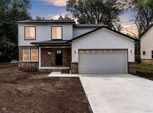 27380 Leroy St, Taylor, MI 48180