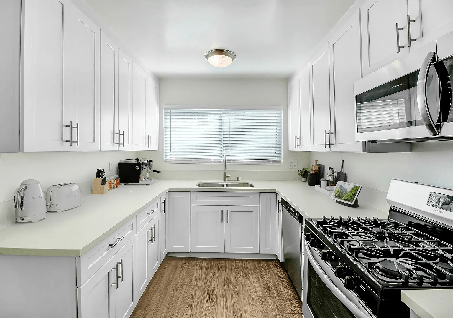 Ethel Avenue Apartments — Photo 1