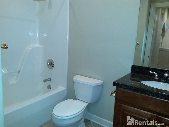 5th image of 301 Kings Row Dr APT 610