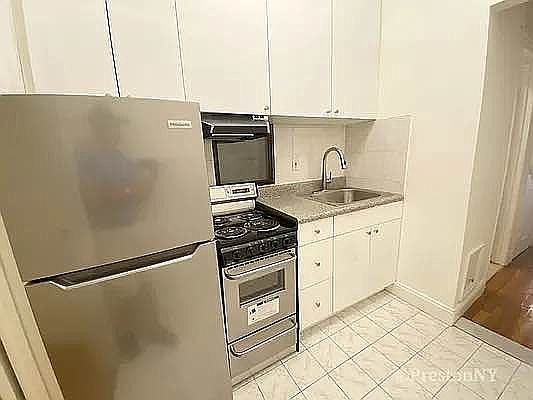 3rd image of 229 W 20th St APT 1B