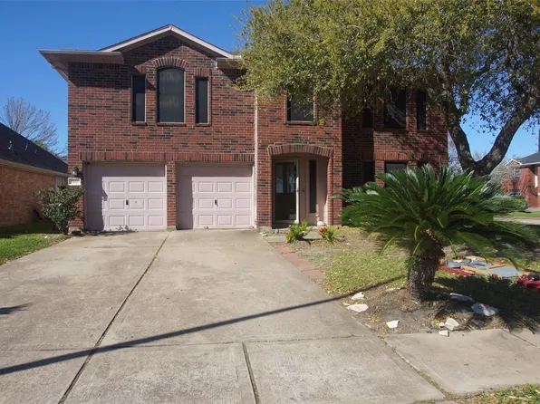 1402 Hunter Ridge Ct, Fresno, TX 77545