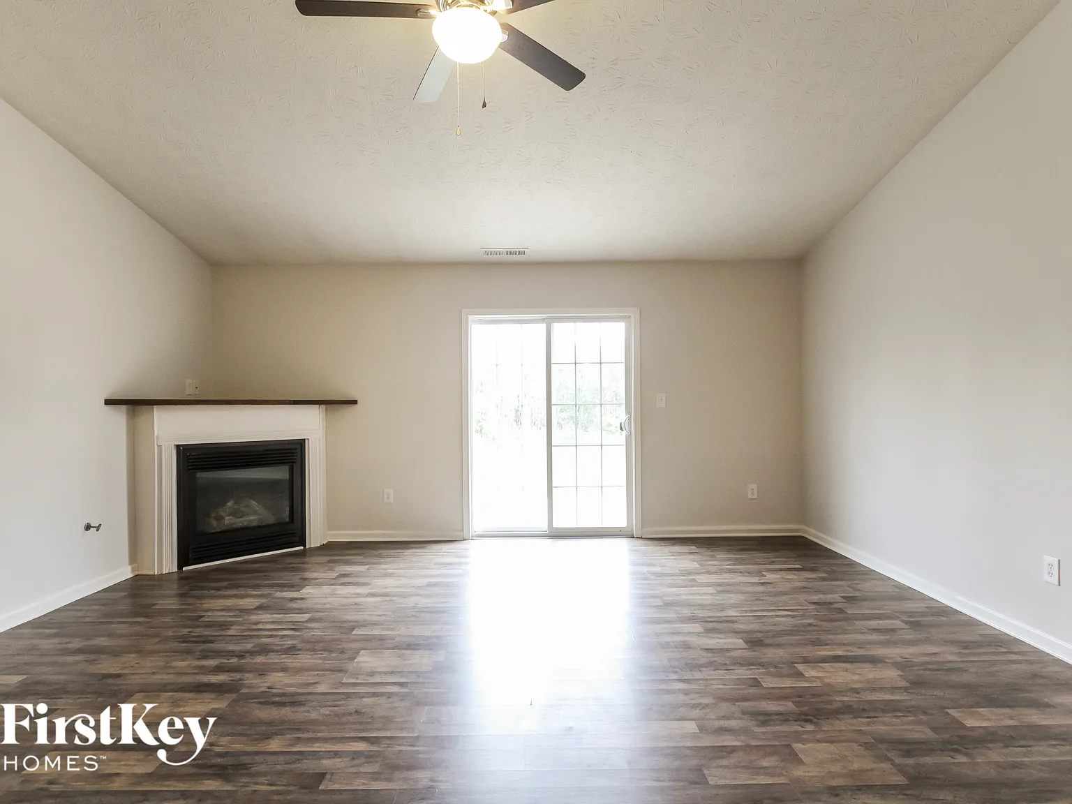 3 bed, 2.0 bath, 1692 sqft, $2,095 — Photo 4