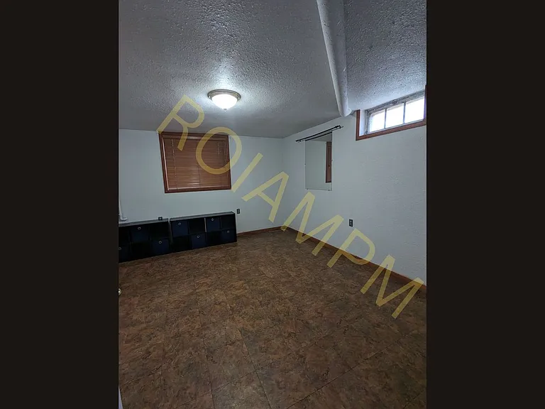 608 Pierce St — Photo 18