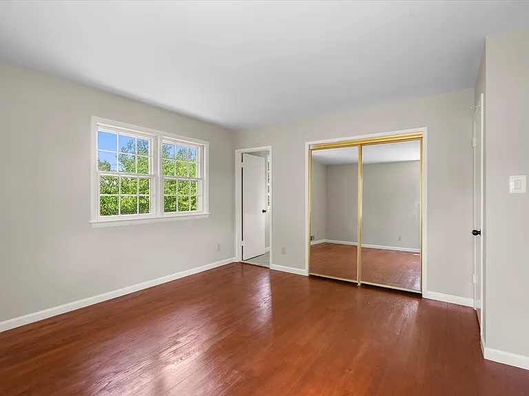 15100 Carlbern Dr — Photo 8