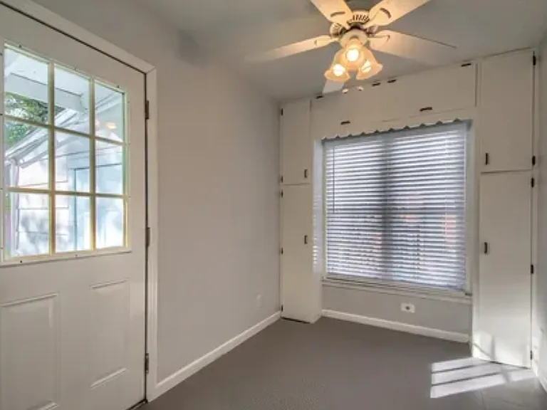 138 Norfolk Pl — Photo 12