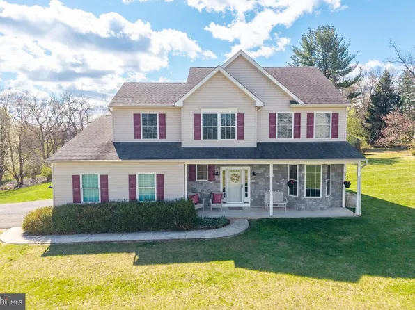 1 Winslow Dr, Phoenixville, PA 19460