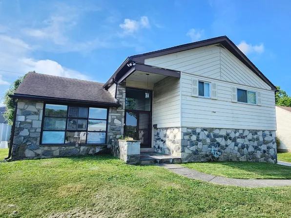 1744 Sue Ellen Dr, Havertown, PA 19083