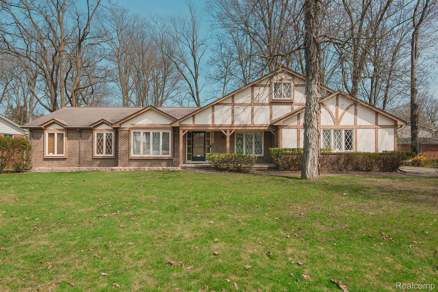 5765 Cherry Crest Dr photo 1