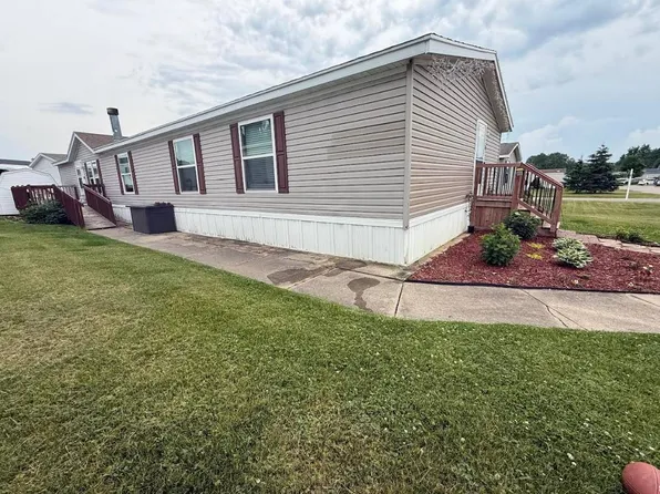 916 Wintergreen Dr, Hastings, MI 49058