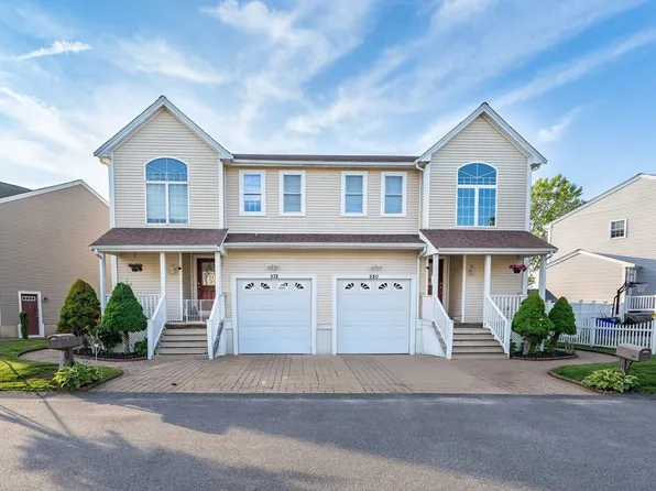 578-580 Detroit St, Fall River, MA 02721