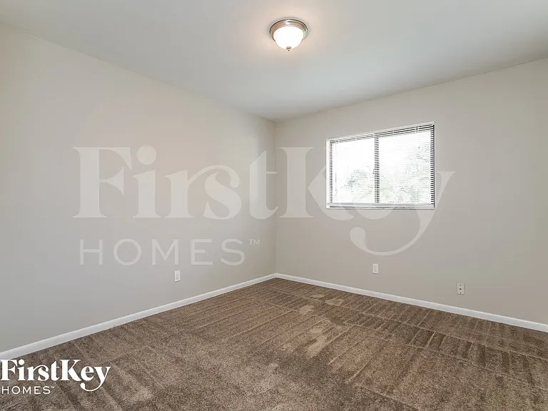 221 SW 43rd Ter — Photo 11