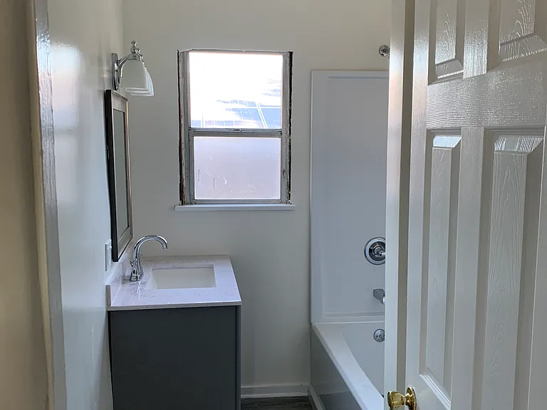 621 N Coronado St — Photo 9