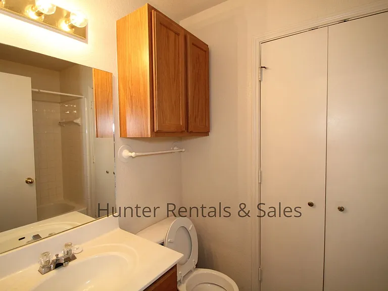 1710B Spring Rose Cir — Photo 12