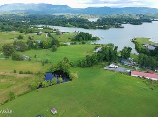 3 Chestnut Hill Rd, Dandridge, TN 37725