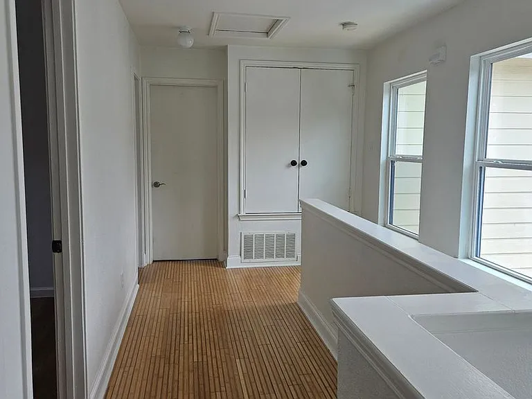 13400 Coomes Dr — Photo 29
