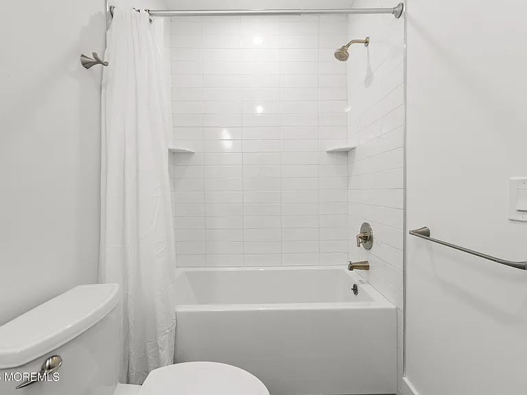 427 Hoyt St — Photo 34
