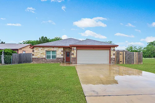 907 Margaret Ann St Photo 1