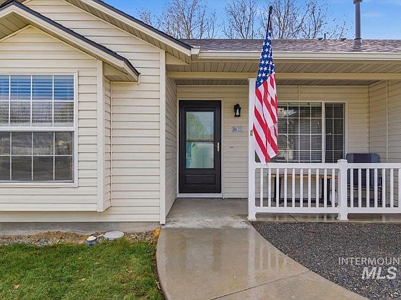 3rd image of 2509 E Lily Ave
