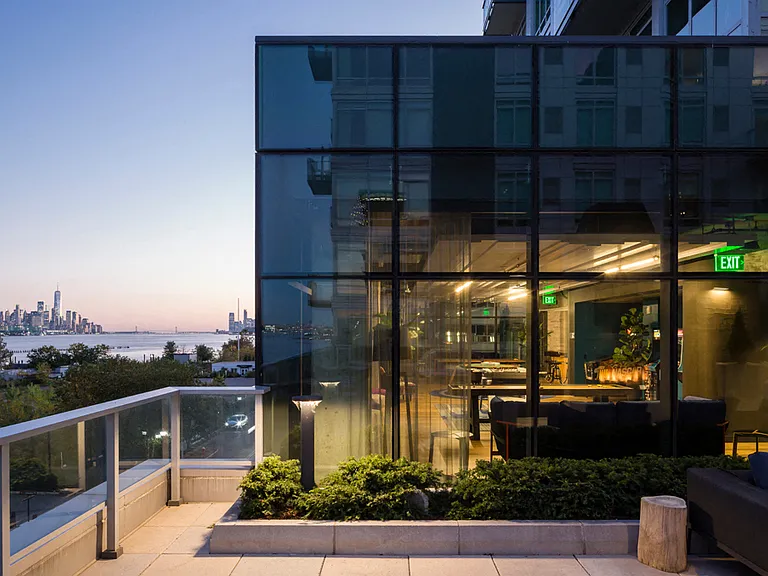 RiverHouse 11 at Port Imperial — Photo 8