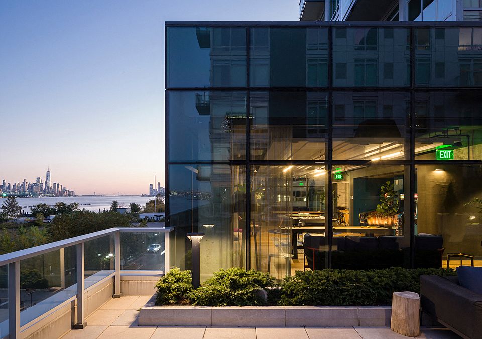 1st image of 1100 Avenue At Port #Rh-0415