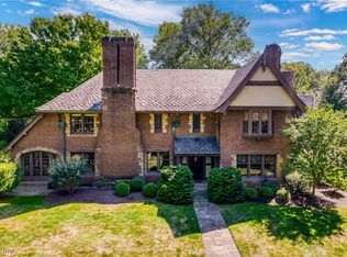 15800 S Woodland Rd, Shaker Heights, OH 44120