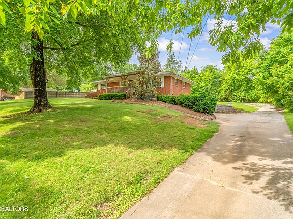 2nd image of 4309 Doris Cir