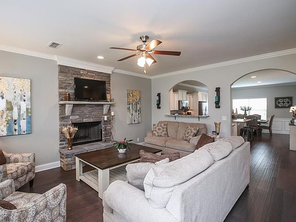 3rd image of 5919 Enclave Dr