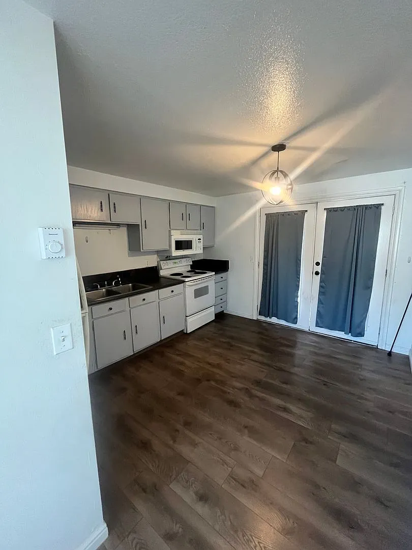 Duplex — Photo 3