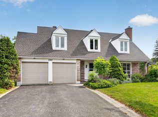 2067 Woodglen Cres, Ottawa, ON K1J 6G6