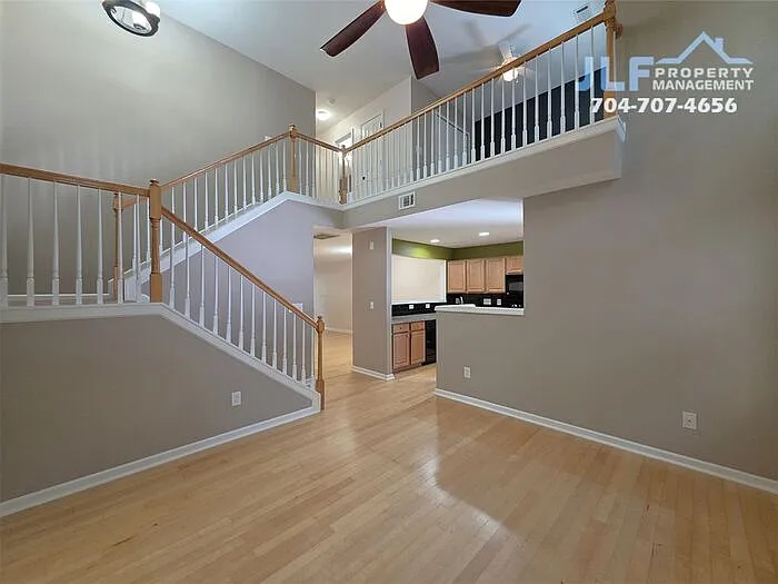 360 Tidmarsh Ct — Photo 9