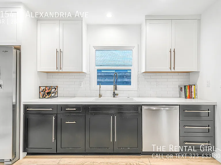 1154 N Alexandria Ave — Photo 16