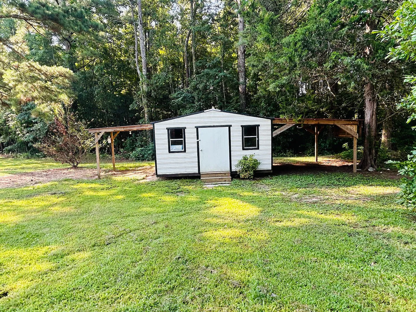 Beautiful 3 bedroom, 2 bathroom house on 2 acres of land in Pine Mountain! Must See! — Photo 3