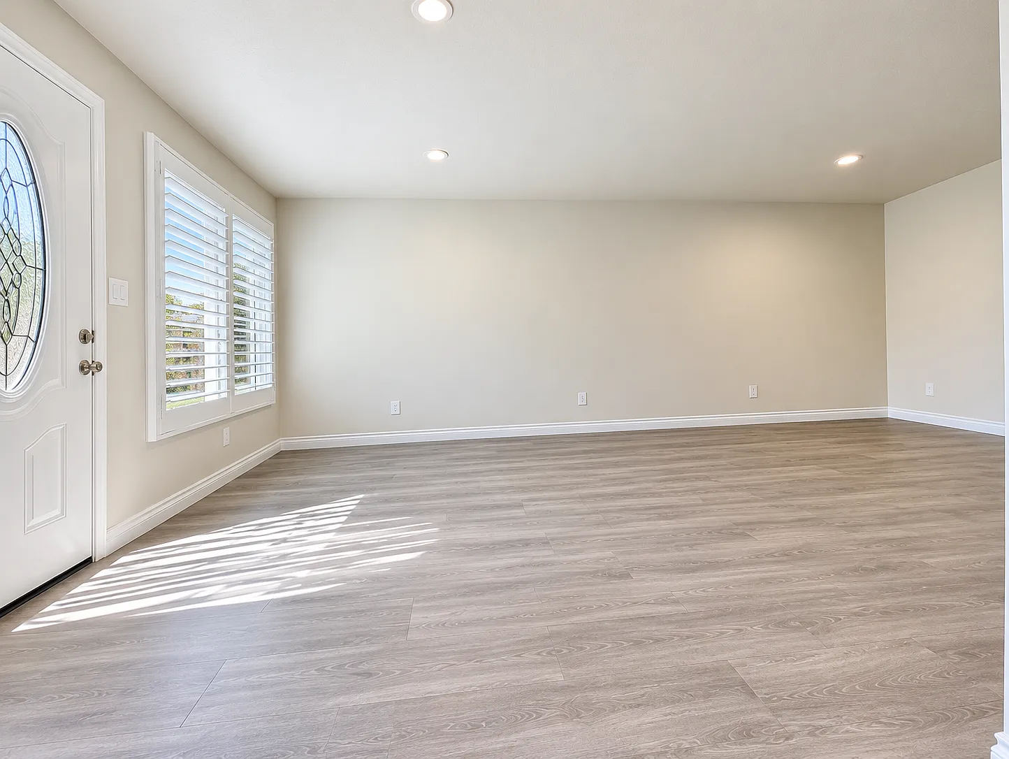 2 bed, 700 sqft, $2,600 — Photo 2