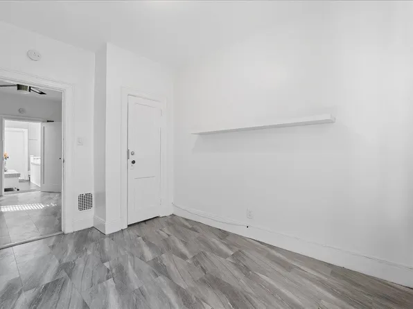 301 Ege Avenue image 13 of 16