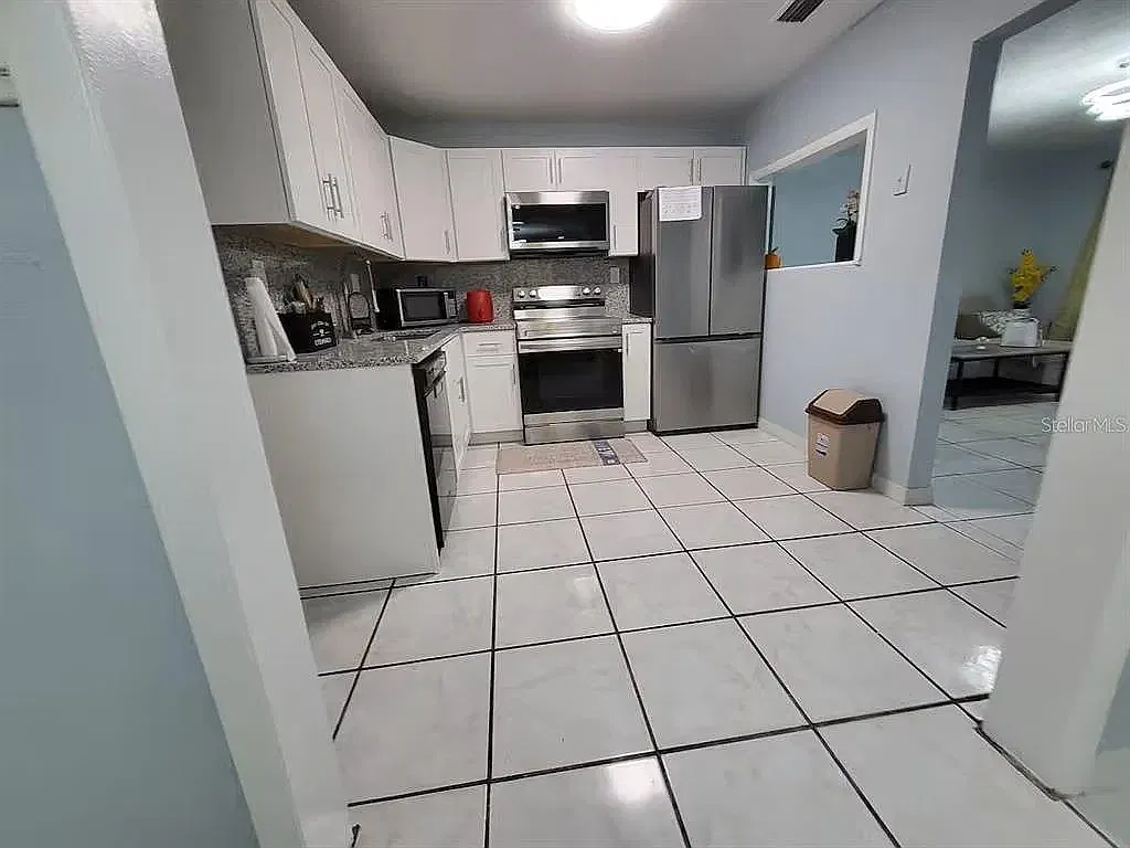 4 bed, 1378 sqft, $2,875 — Photo 4