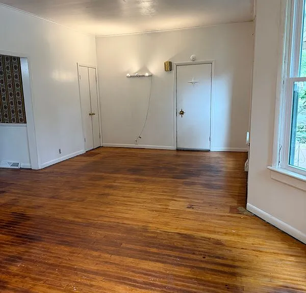 214 Market St #1 — Photo 12