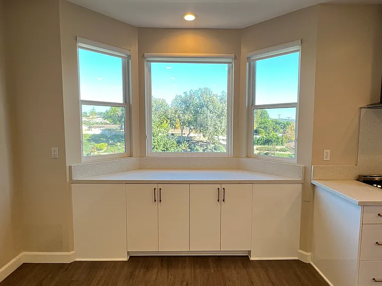 926 Warwick Ave — Photo 16
