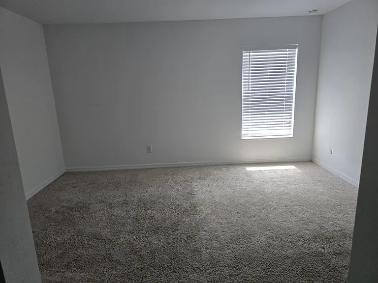 1421 Bush St W — Photo 9