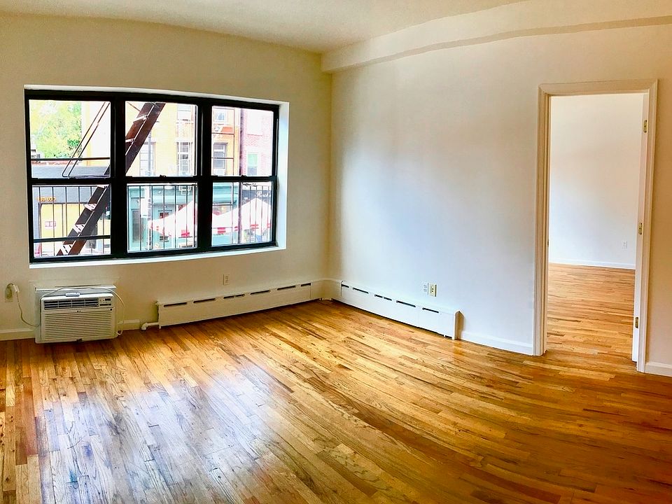 1st image of 141 Smith St #2A