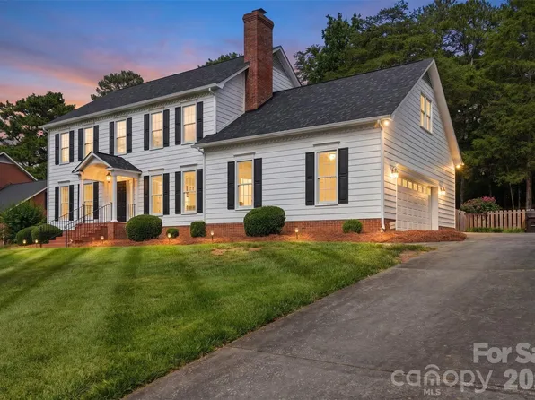 1924 Cavendale Dr, Rock Hill, SC 29732