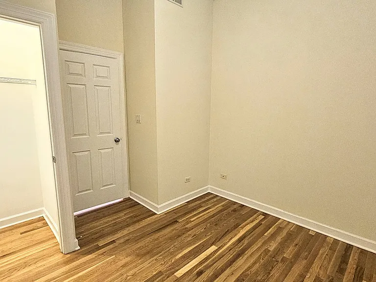 509 N Hartland Ct #2N — Photo 6