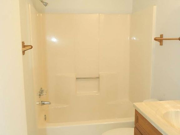 5th image of 3010 N Branch Ln