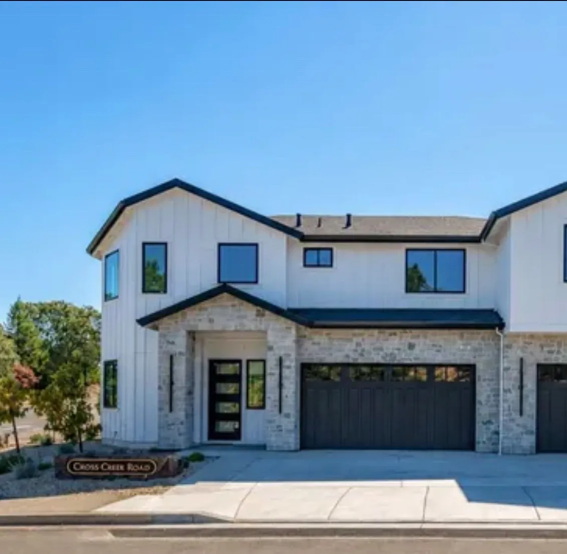 4 bed, 3.5 bath, 2506 sqft, $5,800 — Photo 1