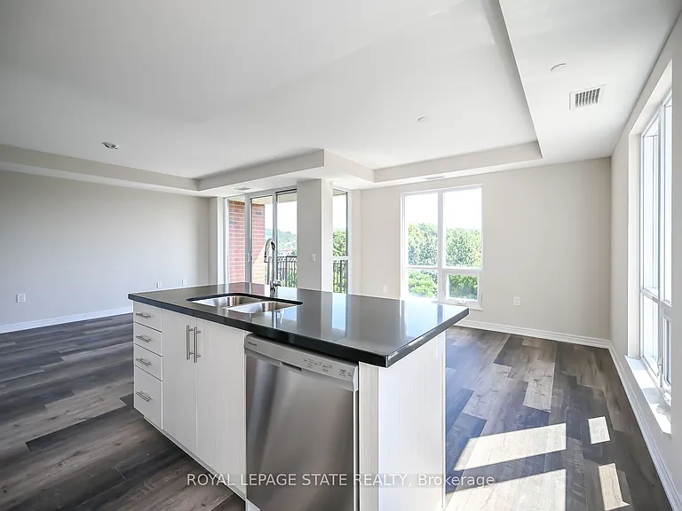 2750 King St E #512 — Photo 11