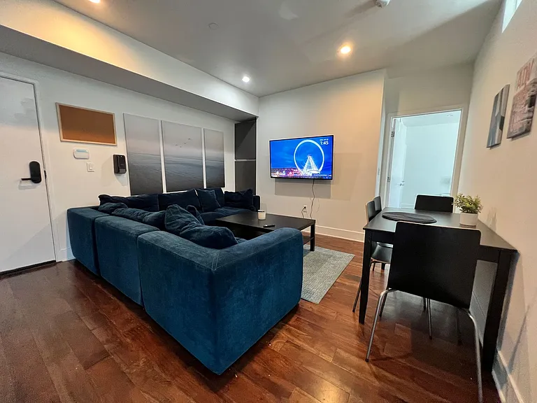 1735 N La Brea Ave #17 — Photo 6