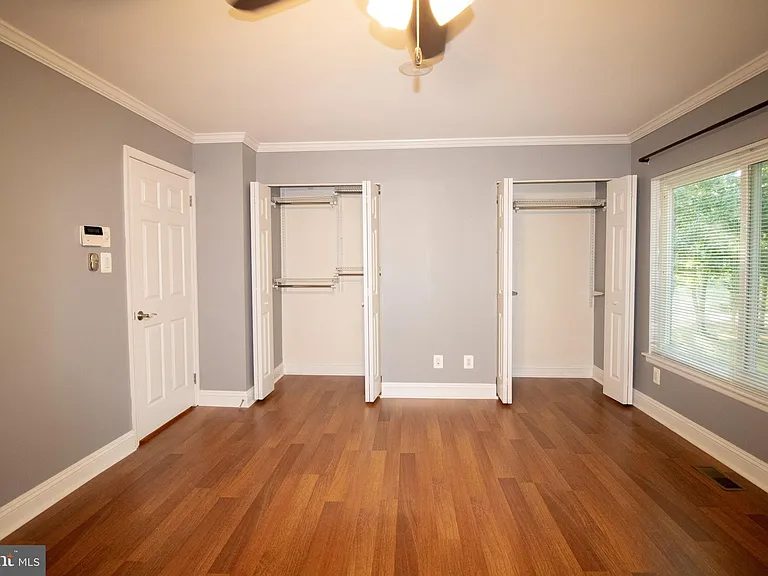 1127 Thackary Ct — Photo 16