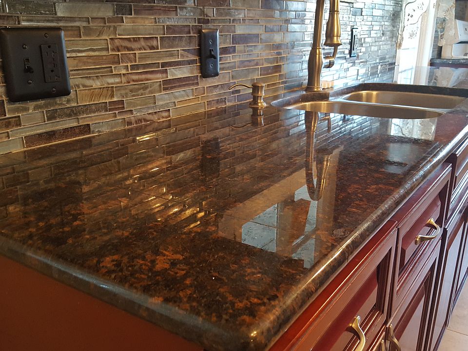 Tile Back Splash w/ granite 