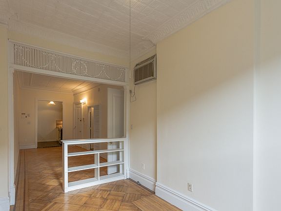 3rd image of 28 Montgomery Pl #D