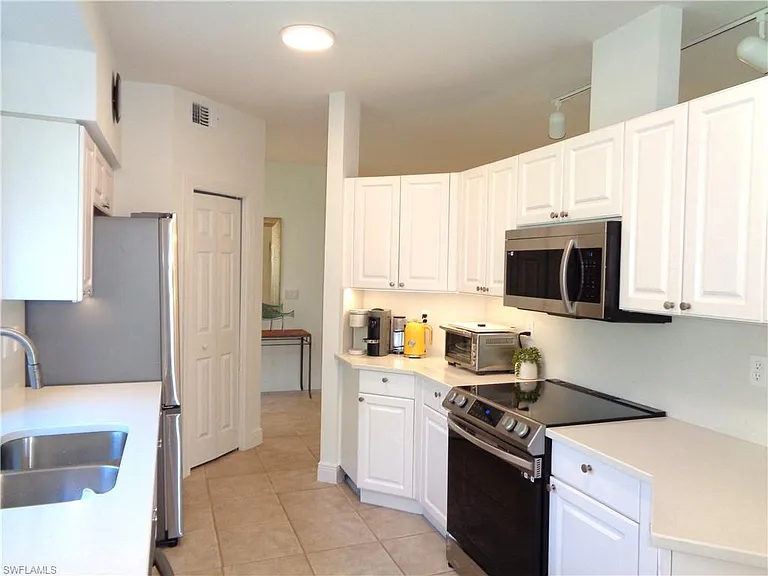 515 Laguna Royale Blvd #102 — Photo 11