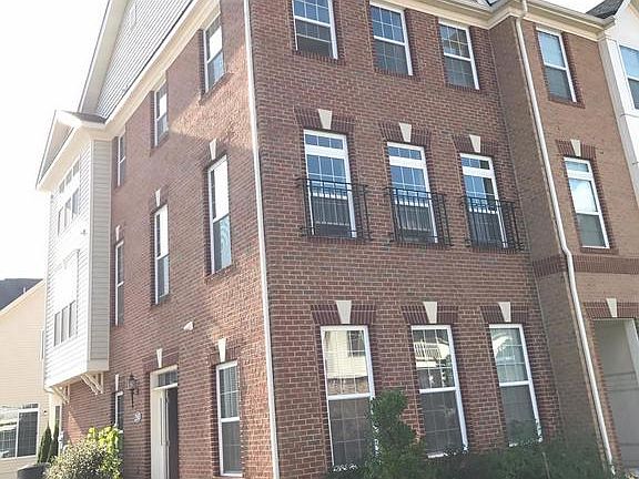 4th image of 22605 Cambridgeport Sq